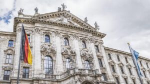 裁判所での債務整理に必要な書類は何ですか？